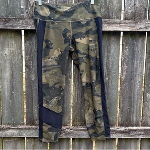 Under‎ Armour Camo USA Leggings Large